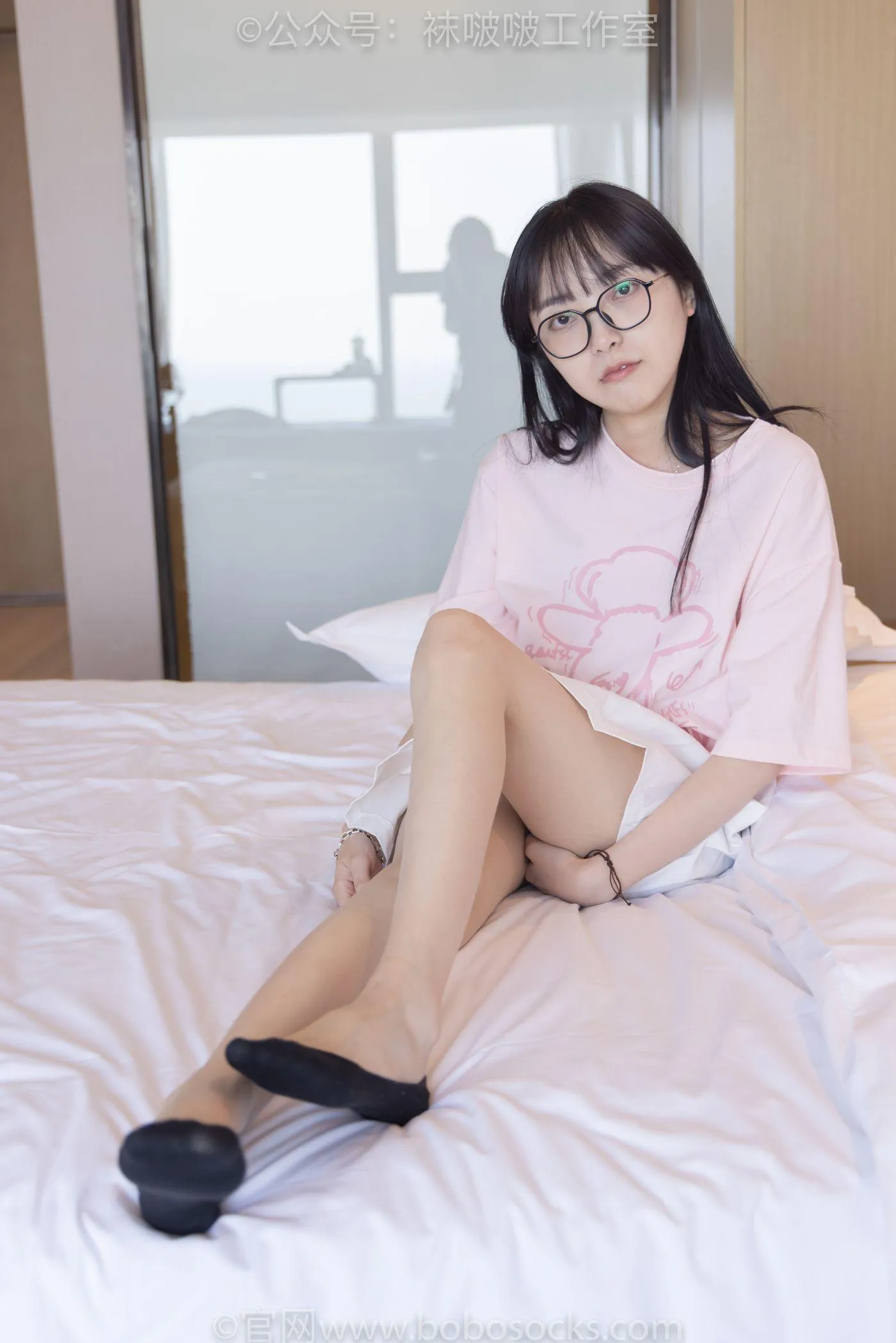 [BoBoSocks袜啵啵]NO.091 稚予-板鞋、淡粉色船袜、黑色船袜、裸足 [148P]插图1